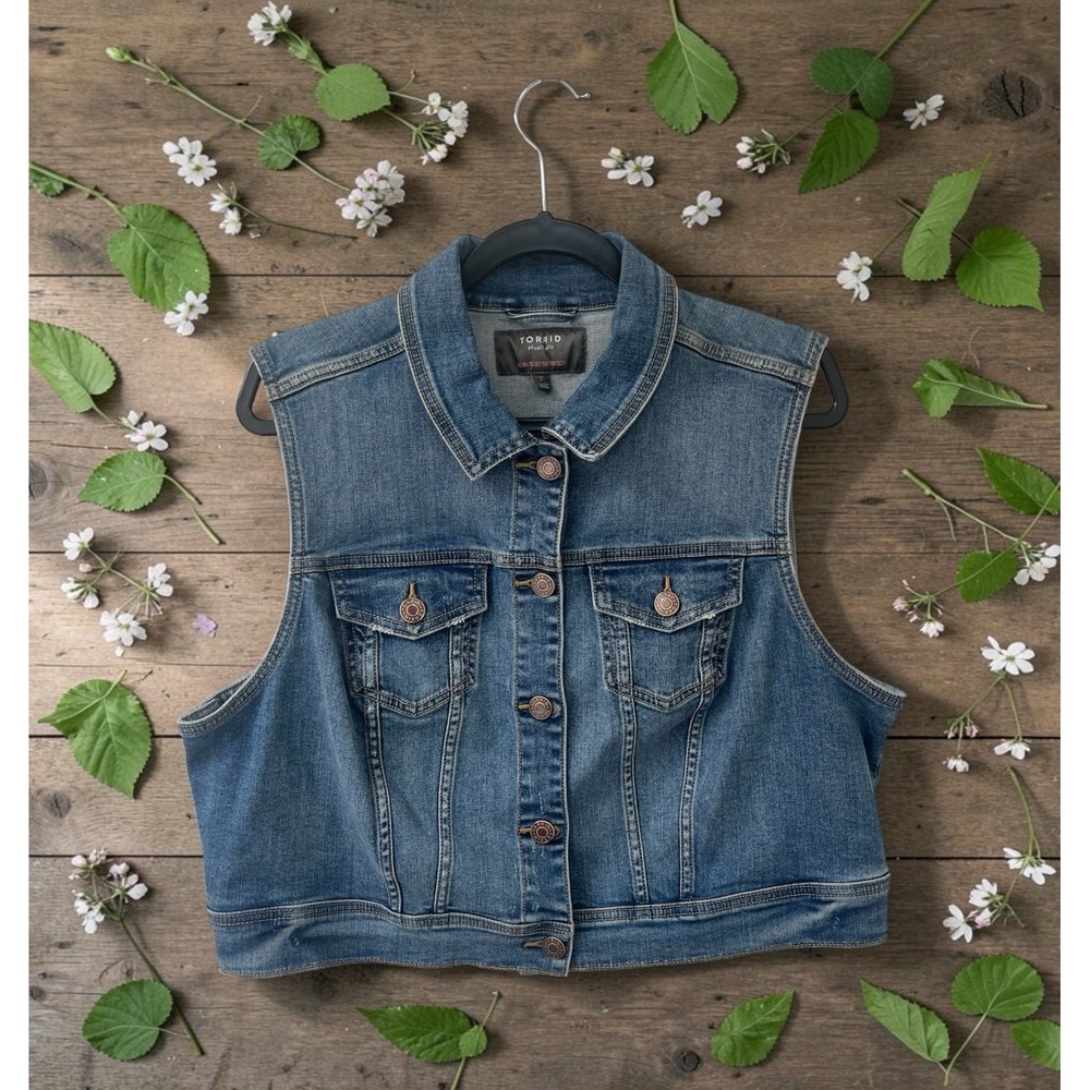 NWT Torrid Womens Cropped Denim Vest Sz 2X (18-20) Western Denim Cowgirl Country